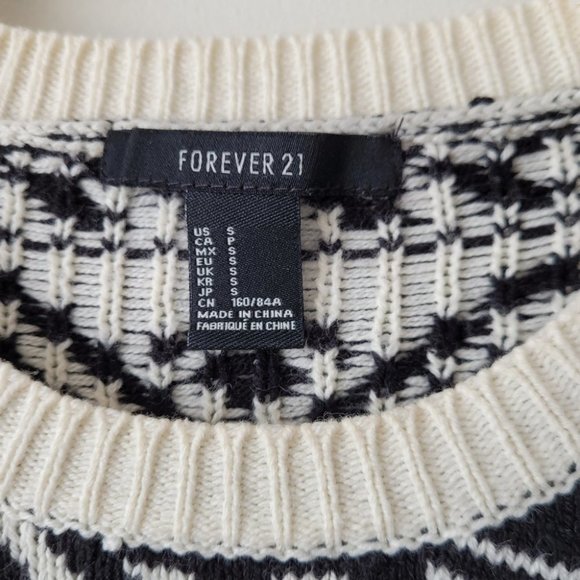 FOREVER 21 Black and Cream Patterned Aztec Navajo Crew Neck Sweater Size S - Picture 8 of 10